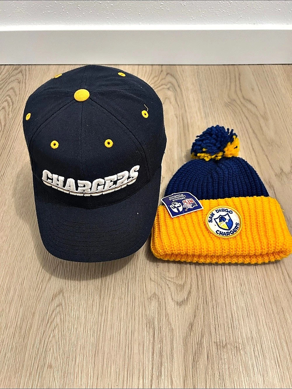 VTG Los Angeles/SD Chargers Snapback Hat blue/white & blue/yellow beanie BUNDLE